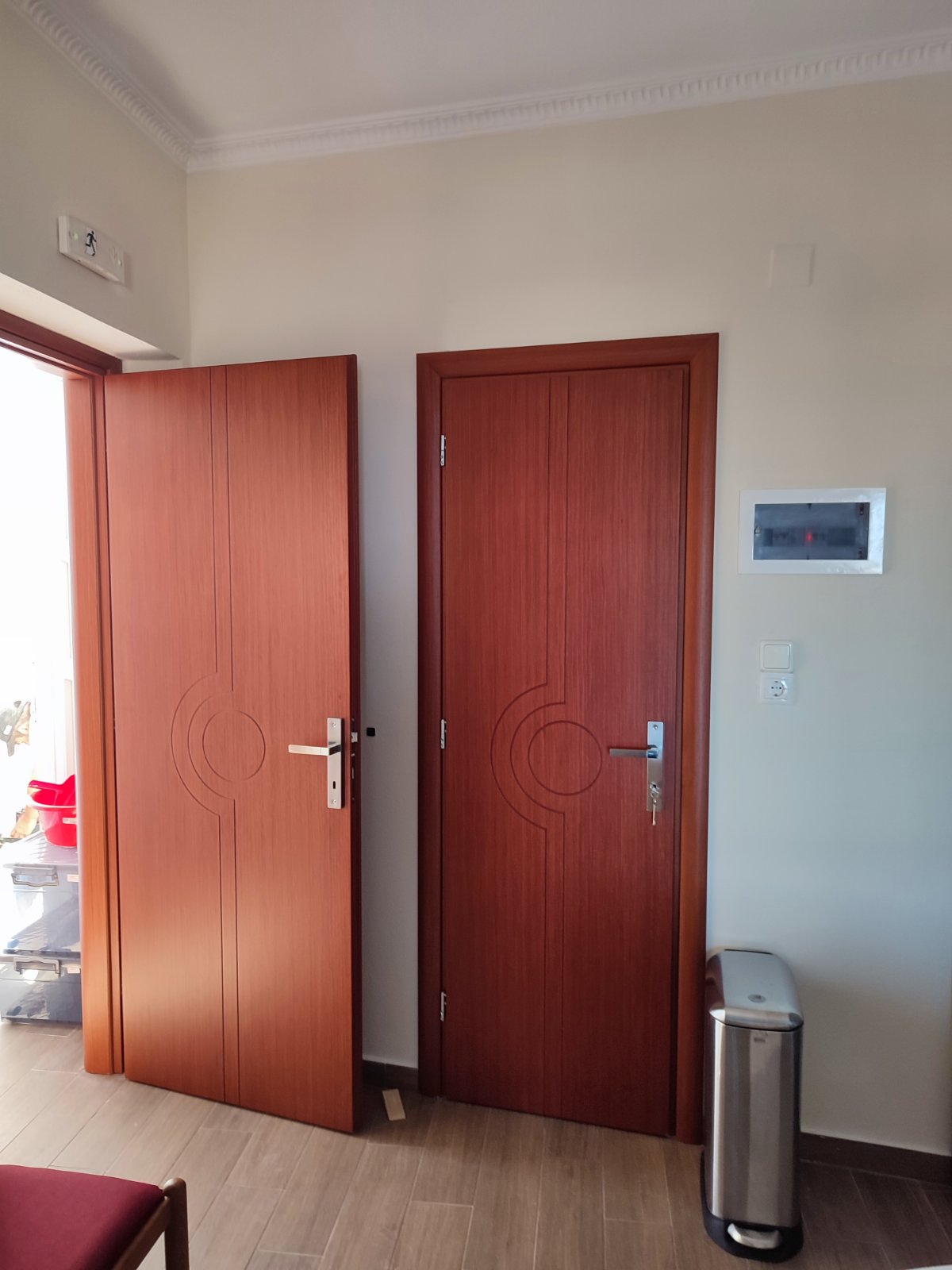 μεσόπορτες