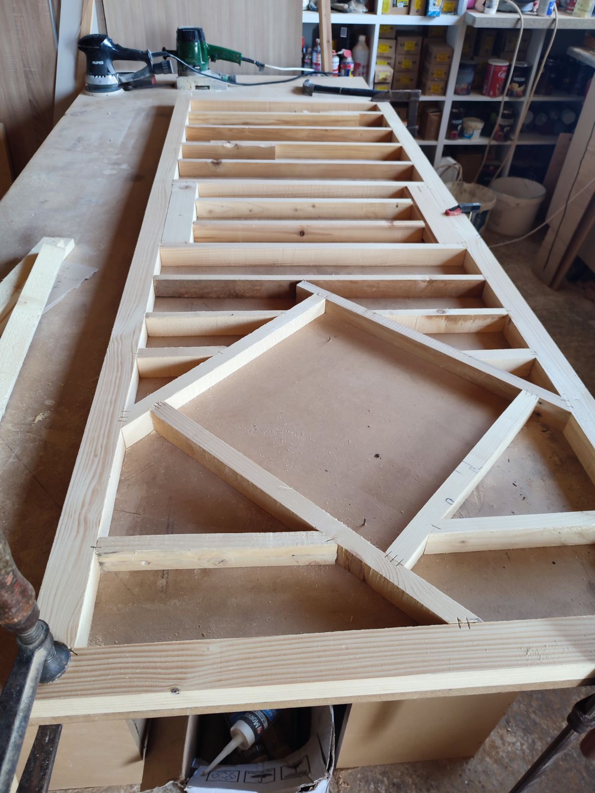 φτιαχτοί από εμάς